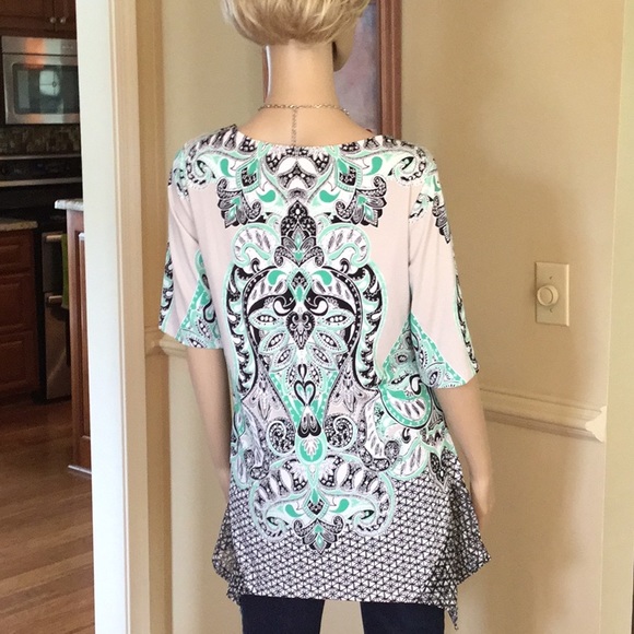 Valerie’s Stevens Tunic Top - Picture 2 of 5